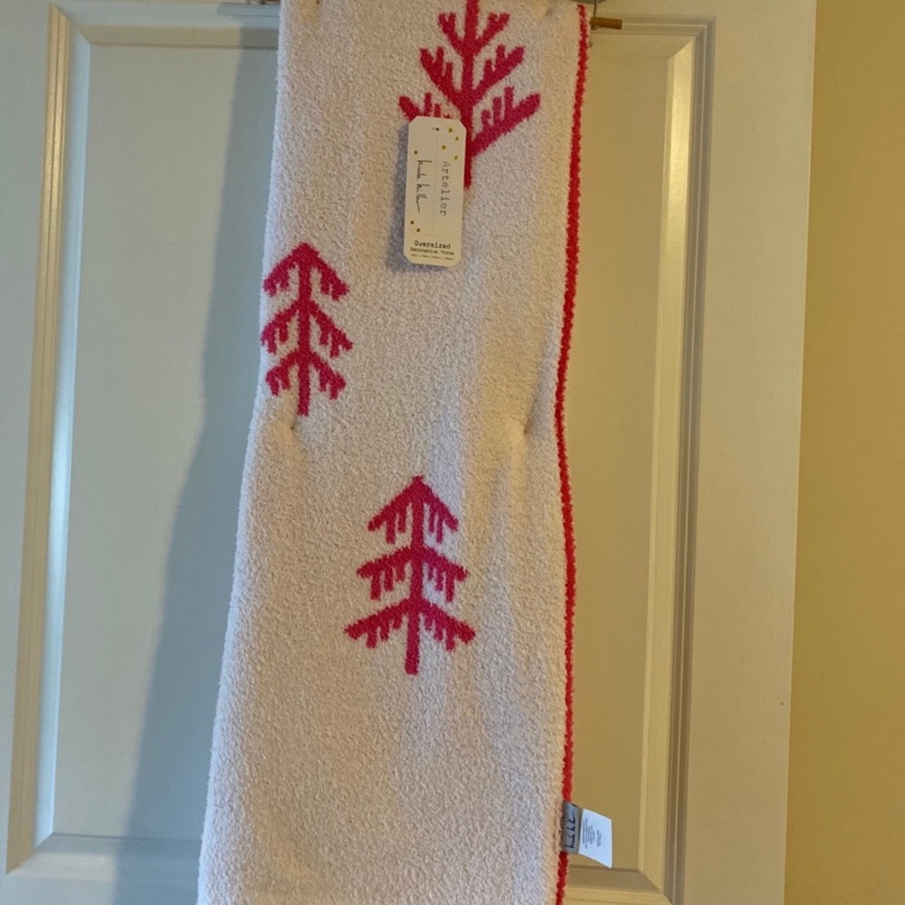 NWT Nicole Miller Pink & White Reversible Tree Cashmere Oversized Throw Blanket